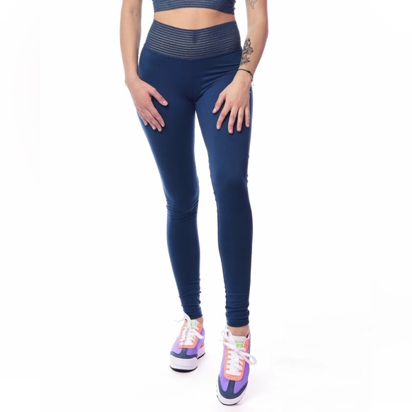 ➖CUTE BOOTY LOUNGE➖ Scrunch Butt Legging & Bra Lifestyle Set - Picture 4 of 9